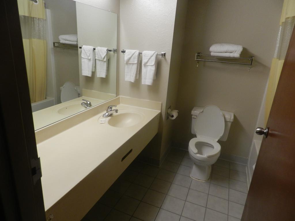 Haven Inn & Suites Duluth Quarto foto